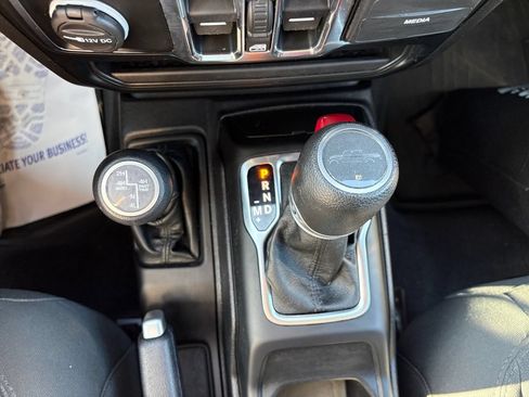 Used 2021 Jeep Gladiator Sport AWD/4WD image 29
