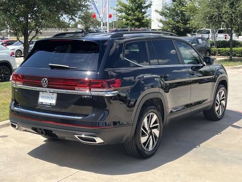 New 2026 Volkswagen Atlas SE FWD image 8