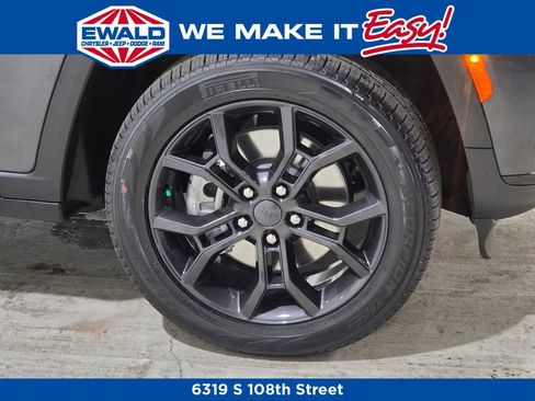 New 2025 Jeep Grand Cherokee L Limited AWD/4WD image 12