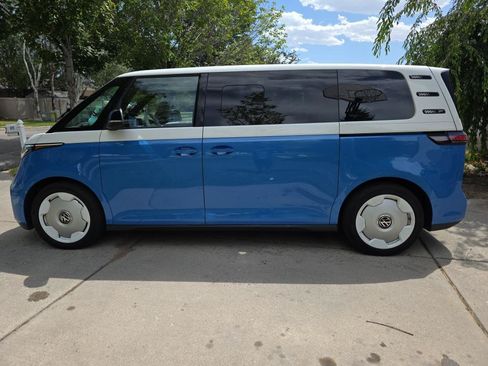 Used 2025 Volkswagen ID. Buzz 1st Edition AWD/4WD image 4
