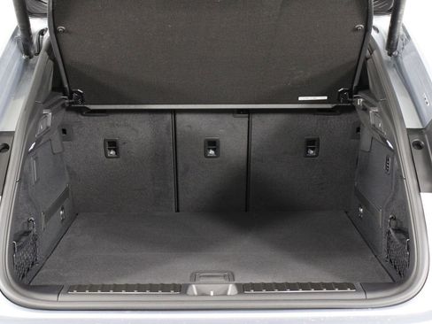 New 2026 Porsche Macan Electric image 19