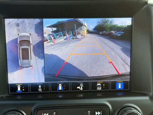 Used 2022 GMC Terrain SLT w/ Infotainment Package II AWD/4WD image 24