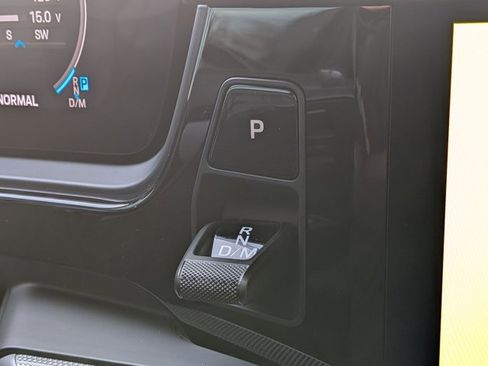 Used 2025 Porsche Cayenne image 13