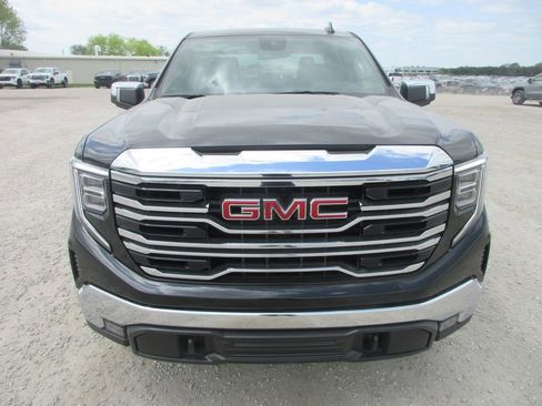 New 2026 GMC Sierra 1500 SLT w/ SLT Premium Package AWD/4WD image 11