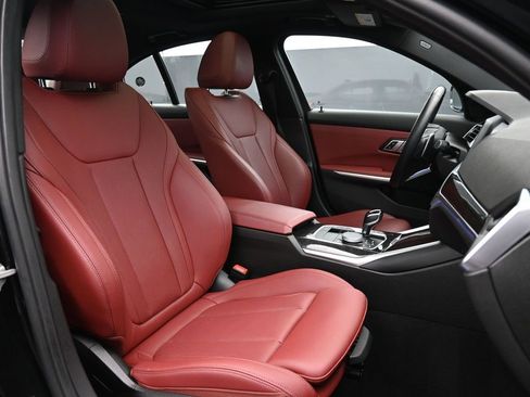 Used 2022 BMW 330i xDrive 330i xDrive w/ Driving Assistance Package image 27