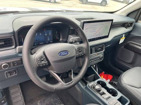 New 2025 Ford Maverick Lariat w/ Black Appearance Package image 9