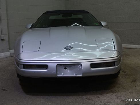 Used 1996 Chevrolet Corvette Convertible RWD image 9