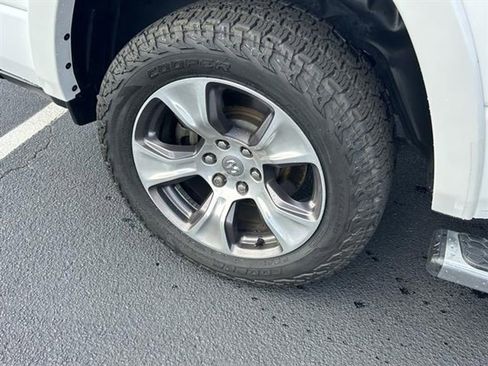 Used 2022 RAM 1500 Laramie image 32