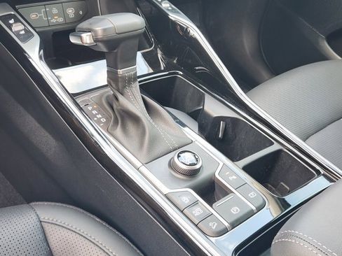 Certified 2025 Kia Sorento SX image 19