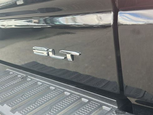 Used 2023 GMC Sierra 1500 SLT image 8