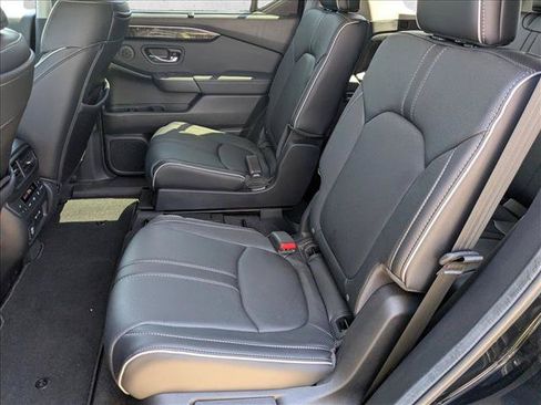 Used 2025 Honda Pilot Elite image 18