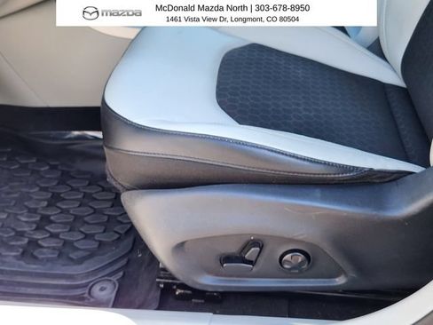 Used 2018 Jeep Compass Latitude w/ Popular Equipment Group FWD image 8