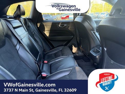 Used 2019 Volvo XC60 T6 R-Design w/ Protection Package Premier image 8