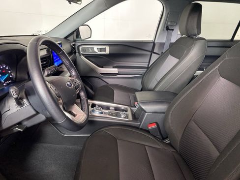 Used 2022 Ford Explorer XLT image 16