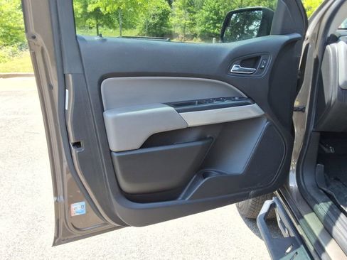 Used 2015 Chevrolet Colorado LT w/ Luxury Package AWD/4WD image 21