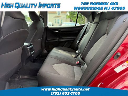 Used 2018 Toyota Camry LE FWD image 16