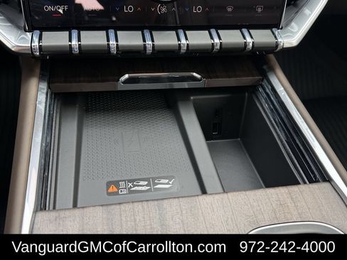 New 2027 GMC Acadia Denali Ultimate w/ LPO, Floor Liner Package AWD/4WD image 18