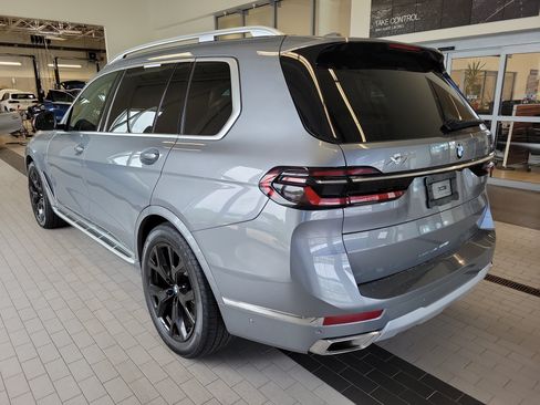 Used 2025 BMW X7 xDrive40i AWD/4WD image 7