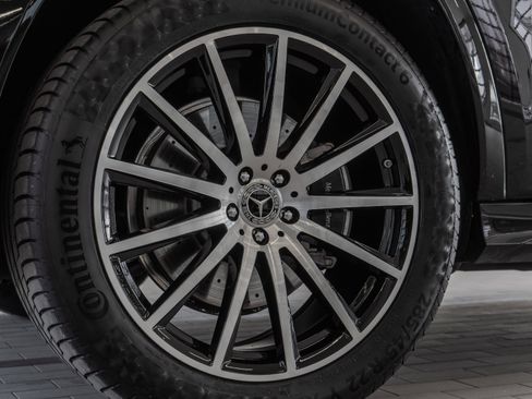 Certified 2025 Mercedes-Benz GLS 450 4MATIC w/ AMG Line Exterior image 31