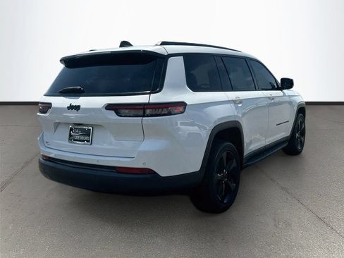 Used 2023 Jeep Grand Cherokee L Laredo RWD image 7