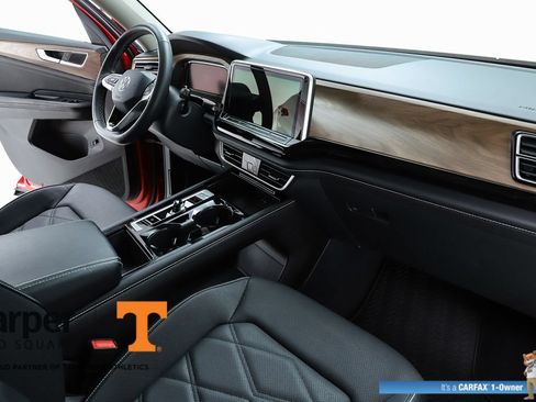 Used 2024 Volkswagen Atlas SE w/ Panoramic Sunroof Package FWD image 33