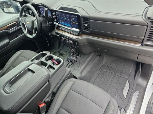 Used 2024 Chevrolet Silverado 3500 LT w/ Convenience Package image 11