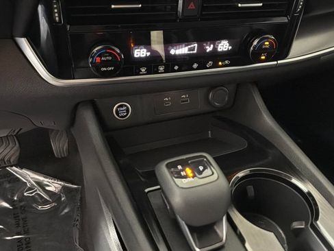 Used 2021 Nissan Rogue SV FWD image 22