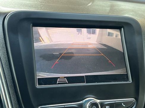 Used 2023 Chevrolet Equinox LS AWD/4WD image 25