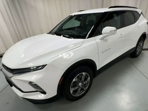 Used 2023 Chevrolet Blazer LT AWD/4WD image 4