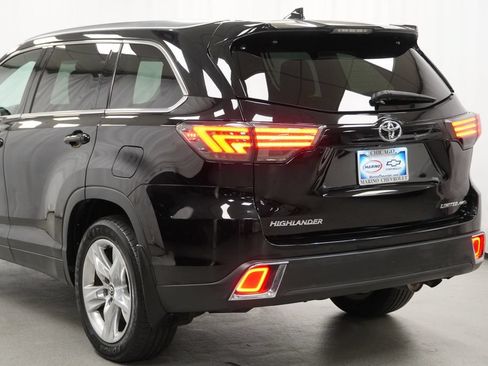 Used 2018 Toyota Highlander Limited AWD/4WD image 26