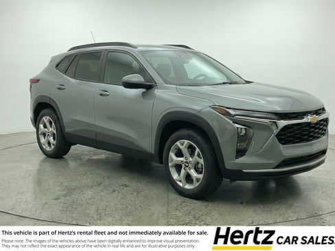 Used 2025 Chevrolet Trax LT w/ LT Convenience Package FWD image 1