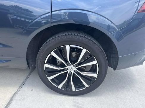 Used 2024 Volvo XC60 B5 Plus w/ Protection Package Premier AWD/4WD image 4