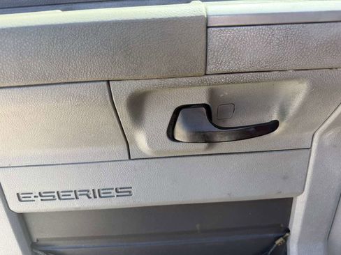 Used 2011 Ford E-150 and Econoline 150 w/ PWR Group image 11