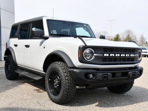 New 2026 Ford Bronco Big Bend w/ Black Diamond Package AWD/4WD image 9