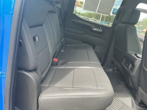 Used 2025 Chevrolet Silverado 1500 LT Trail Boss w/ LT Trail Boss Premium Package AWD/4WD image 18