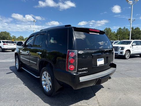 Used 2014 GMC Yukon Denali image 5