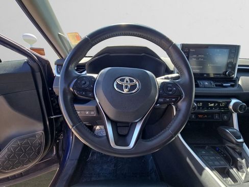 Used 2020 Toyota RAV4 XLE Premium AWD/4WD image 14