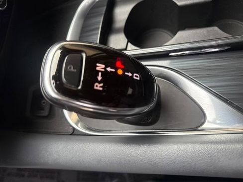 Used 2019 Buick Enclave Essence image 18