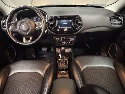 Used 2020 Jeep Compass Latitude image 34