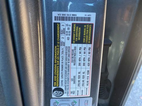 Used 2020 Volkswagen Tiguan SE R-Line image 31