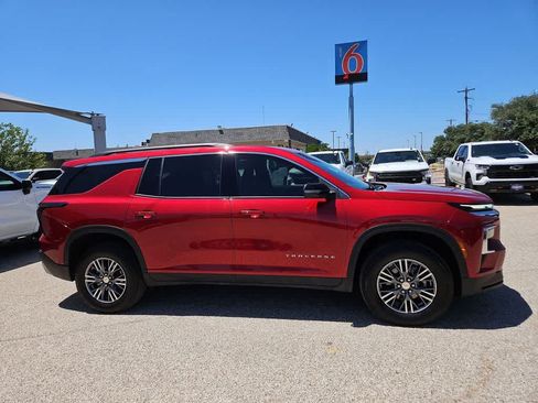 Used 2026 Chevrolet Traverse LT w/ Driver Confidence Package FWD image 9