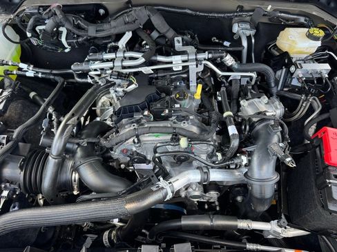 New 2025 Ford Bronco Outer Banks w/ Sasquatch Package image 36