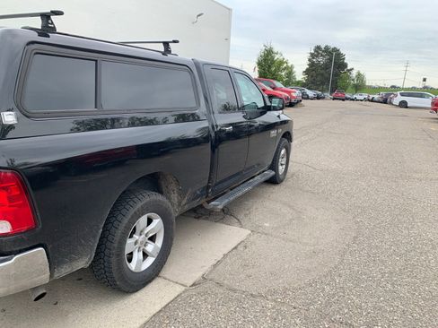 Used 2017 RAM 1500 Classic SLT AWD/4WD image 5