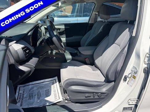 Used 2023 Subaru Outback Premium AWD/4WD image 5
