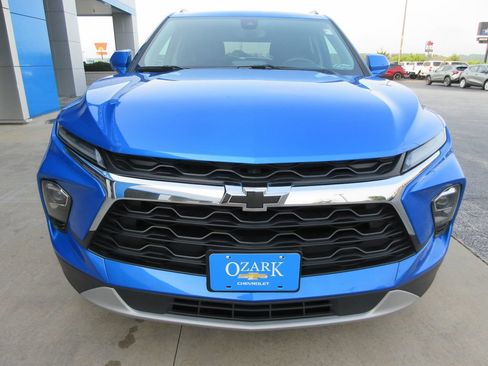 Used 2024 Chevrolet Blazer LT w/ Convenience Package FWD image 8