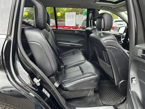 Used 2011 Mercedes-Benz GL 450 4MATIC image 16