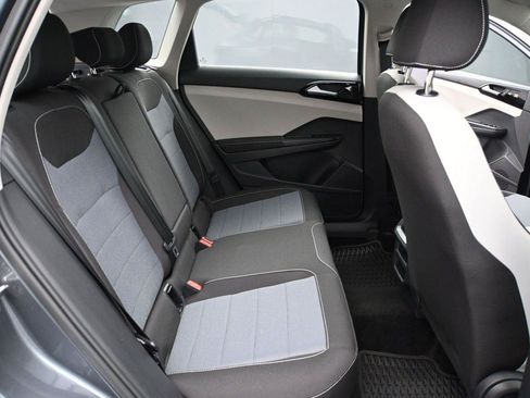 Certified 2025 Volkswagen Taos S AWD/4WD image 19