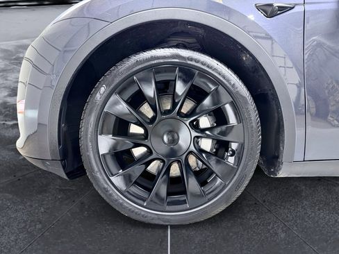 Used 2021 Tesla Model Y Long Range image 29