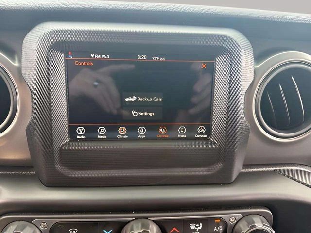 Used 2023 Jeep Gladiator Sport AWD/4WD image 12
