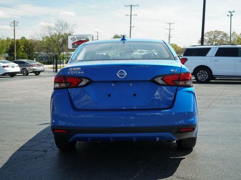 Used 2022 Nissan Versa SV image 12